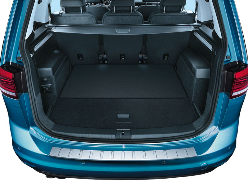 VW TOURAN-4  AluNox Carbon Ladekantenschutz mit Abkantun mit Carbonbeschichtung